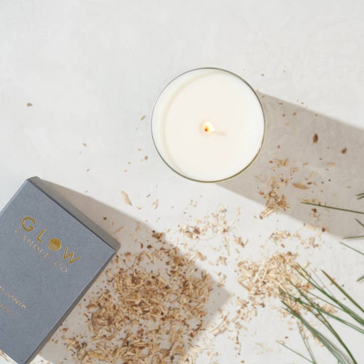 Pin blanc pour la vente par Glow Candle Co.