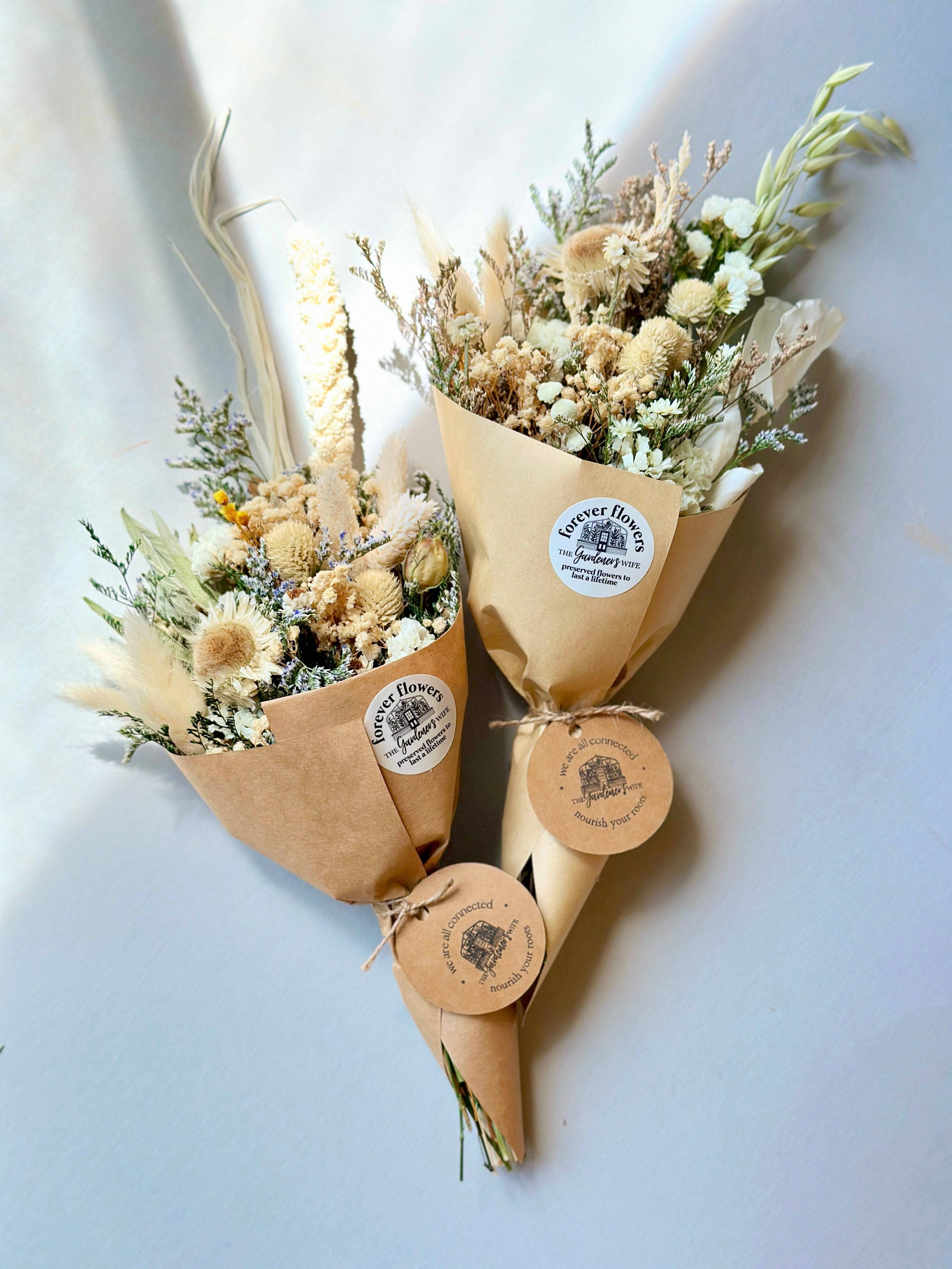 The Gardeners Wife - Wholesale Dried/Pressed Flowers - Mini Bouquets0