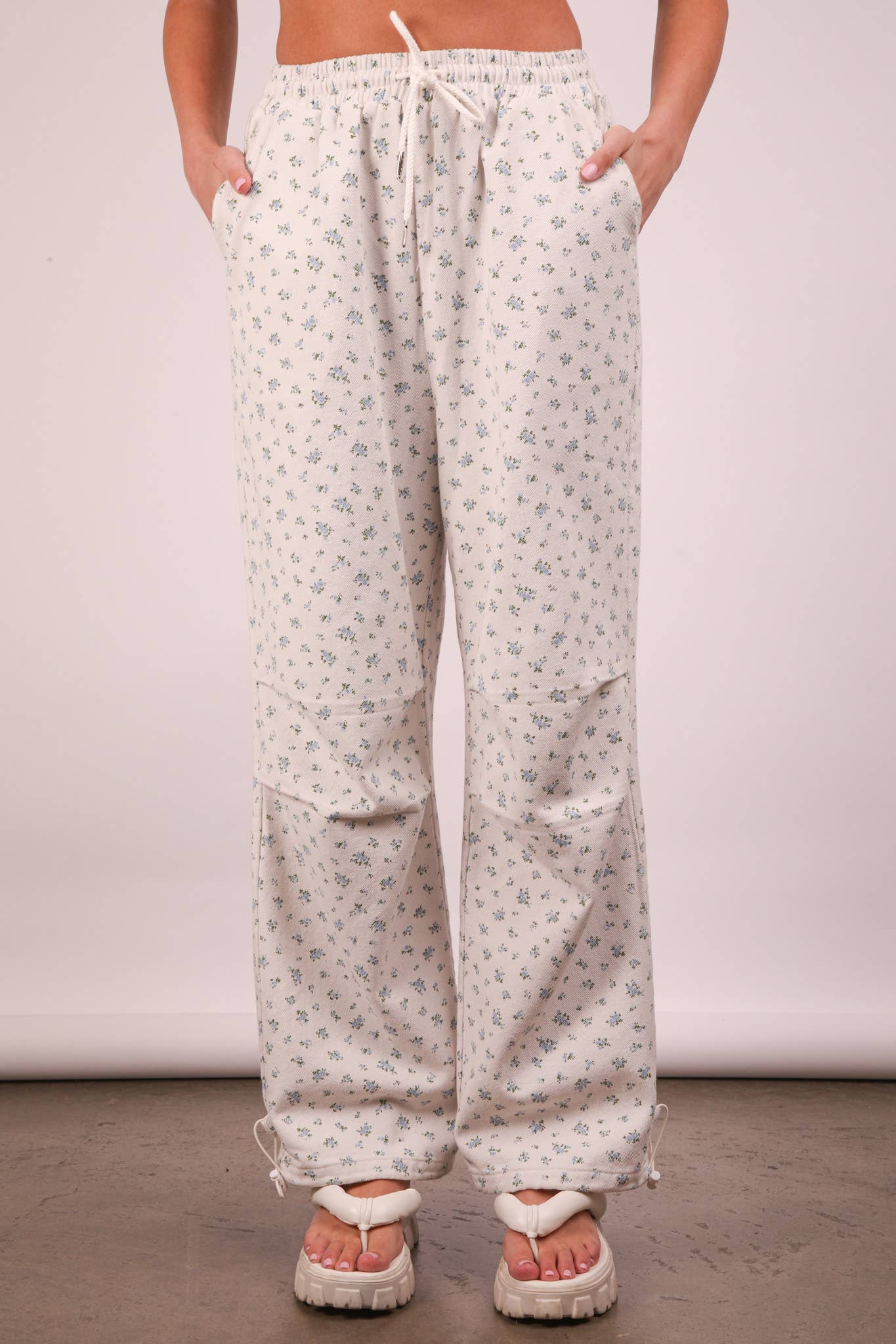 VERY J - Wholesale Pants - Women's - NP70723-Floral Printed Linen Parachute Pants2