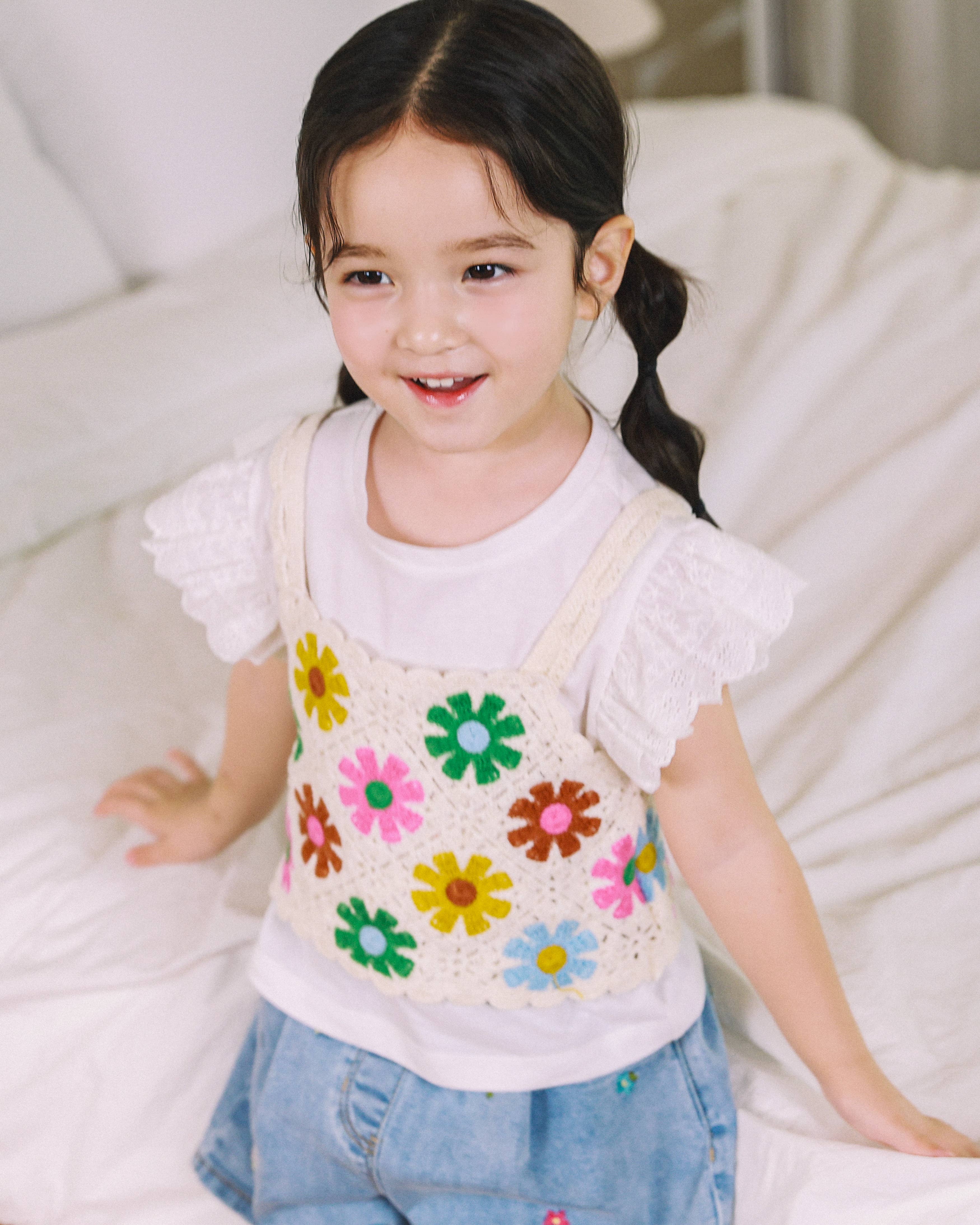 ToTo Heros - Wholesale Knit Top - Kids - Gia Floral Pattern Crocheted Cropped Knit Vest4