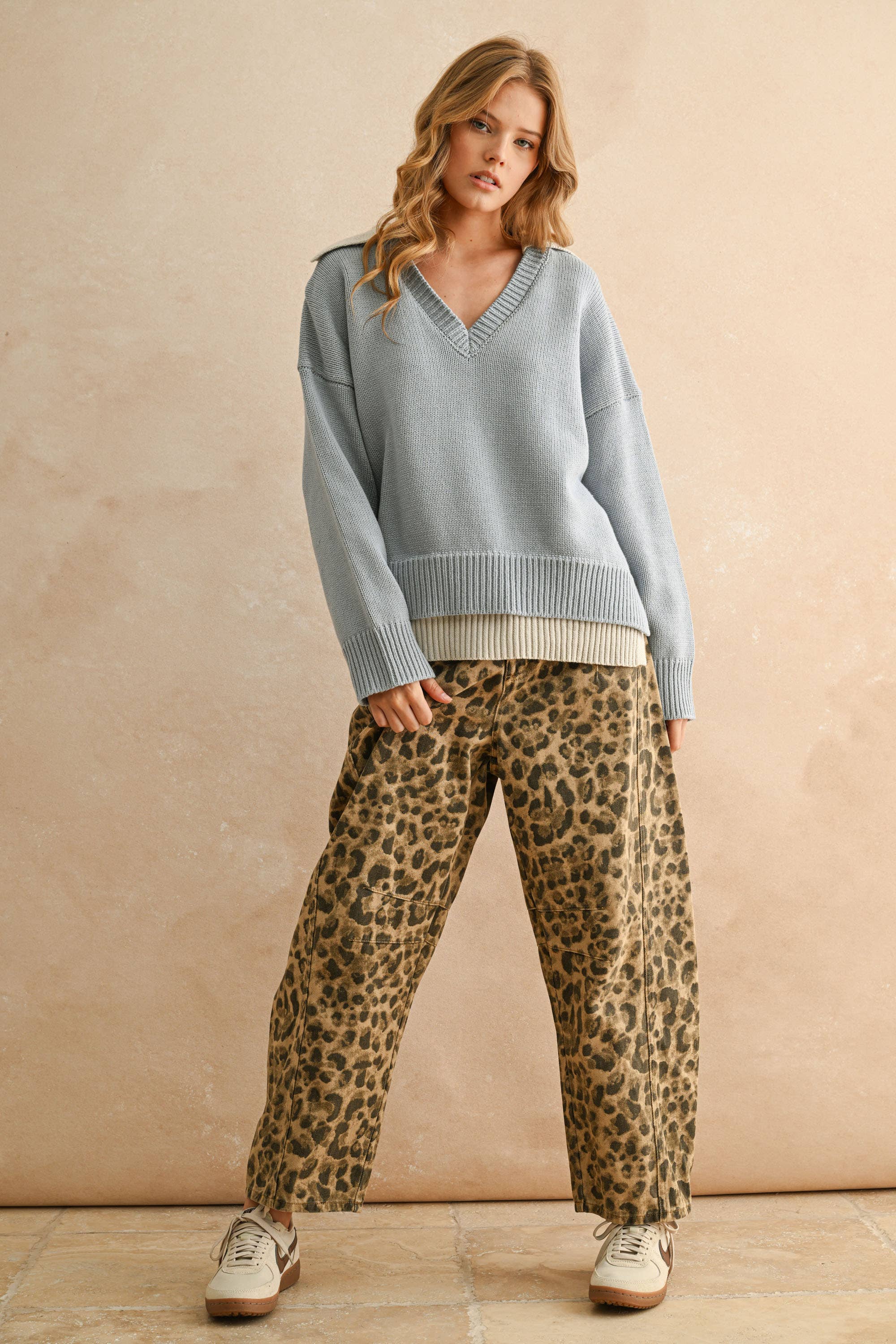 MIOU MUSE - Wholesale Knit Sweater - Women's - T5147   COLOR COMBO V-NECK SWEATER TOP3