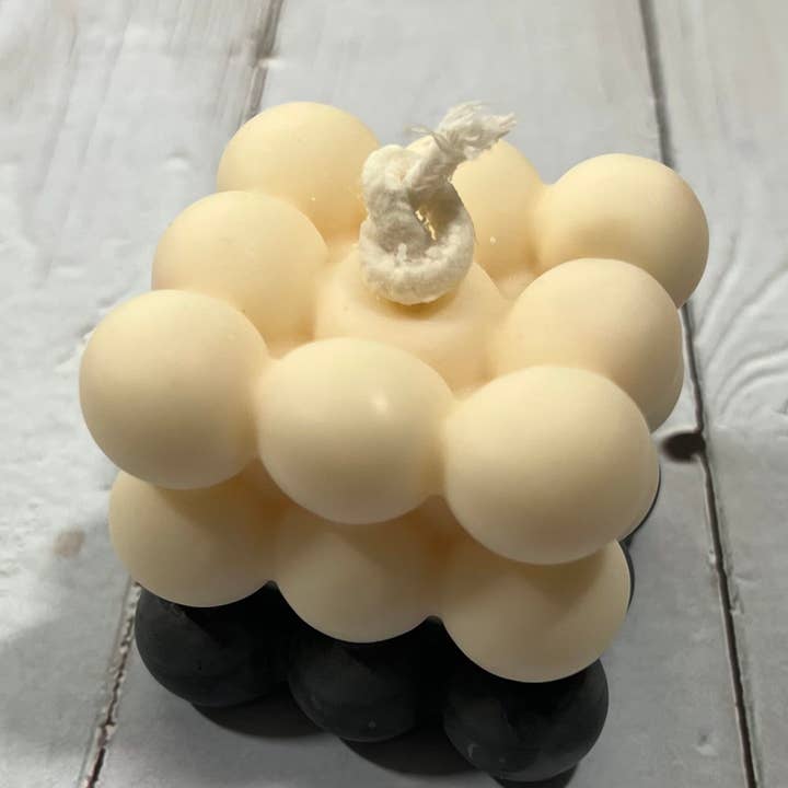 3x3x3 bubbla ljus för wholesale av Torched Candle Co.