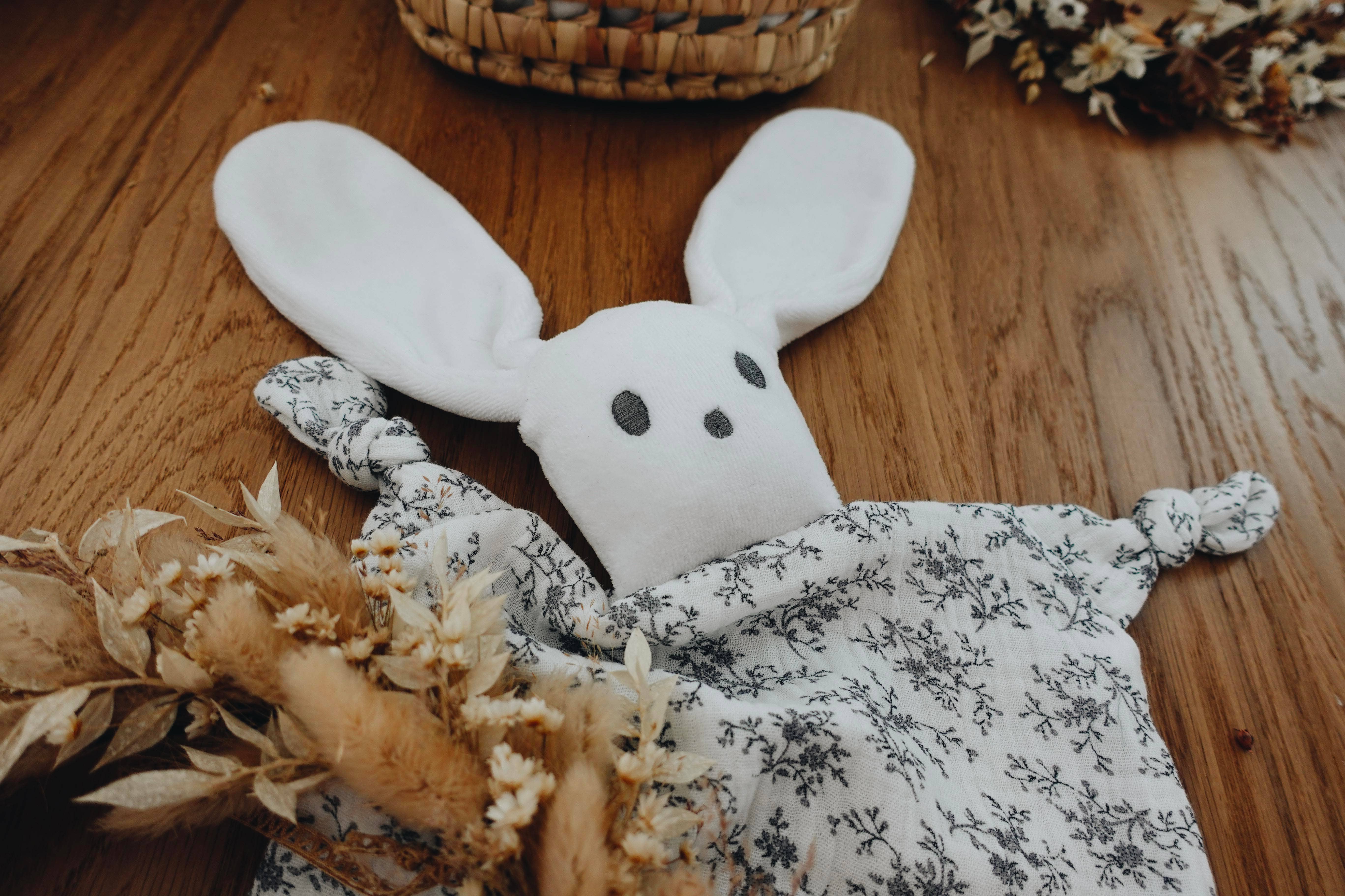 Louis & Jules Stambouli Conseil - Vendita all'ingrosso Peluche - Bambini e neonati - Doudou Chiffon Margot Gris8