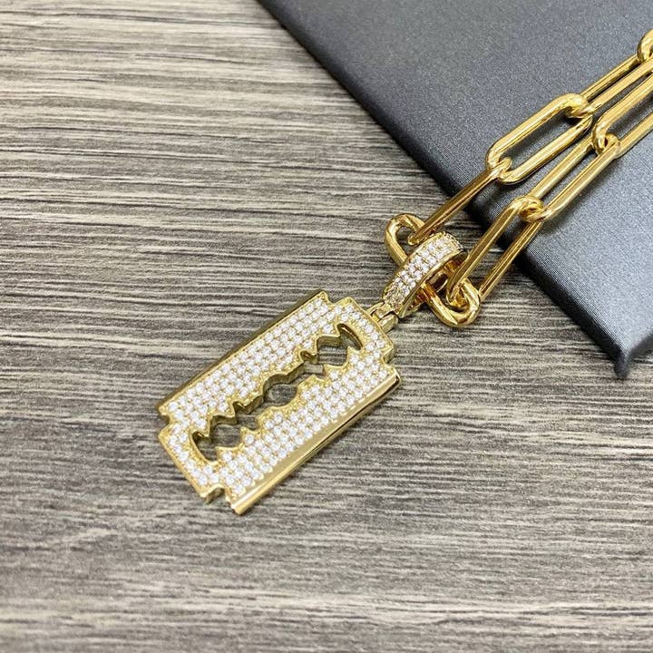 Charms Lame de Rasoir en Zircon Cubique Micro Fantaisie Plaqué Or 18k Fournitures de Bijoux en Gros pour la vente par DIJU Jewelry