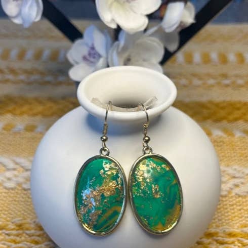 St patty - medium oval 143 for wholesale by WEARABLES BY B LLC