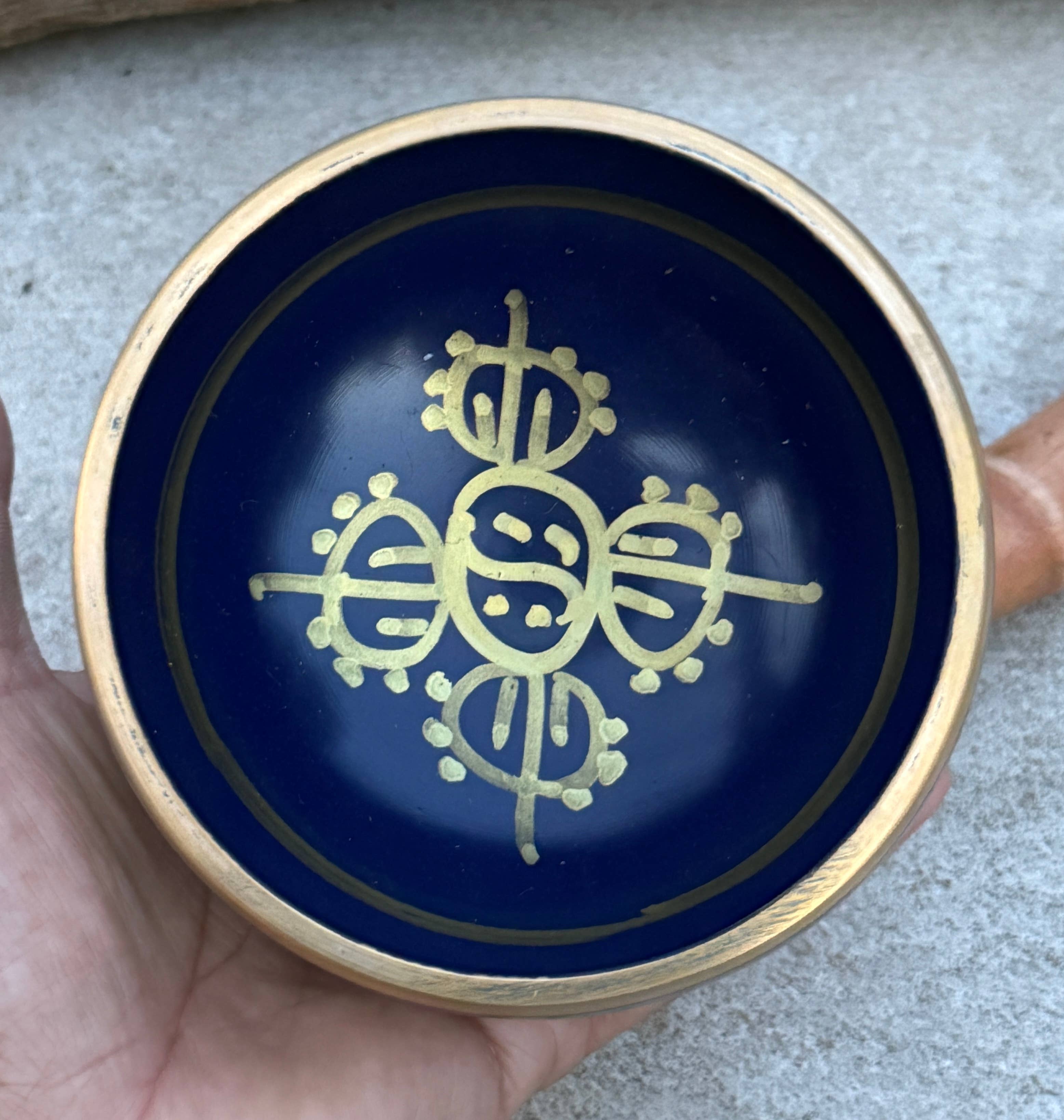 Lungta Imports - Wholesale Meditation Supplies - Singing Bowl Complete Set ~ 8 Lucky Symbols ~ For Meditation18