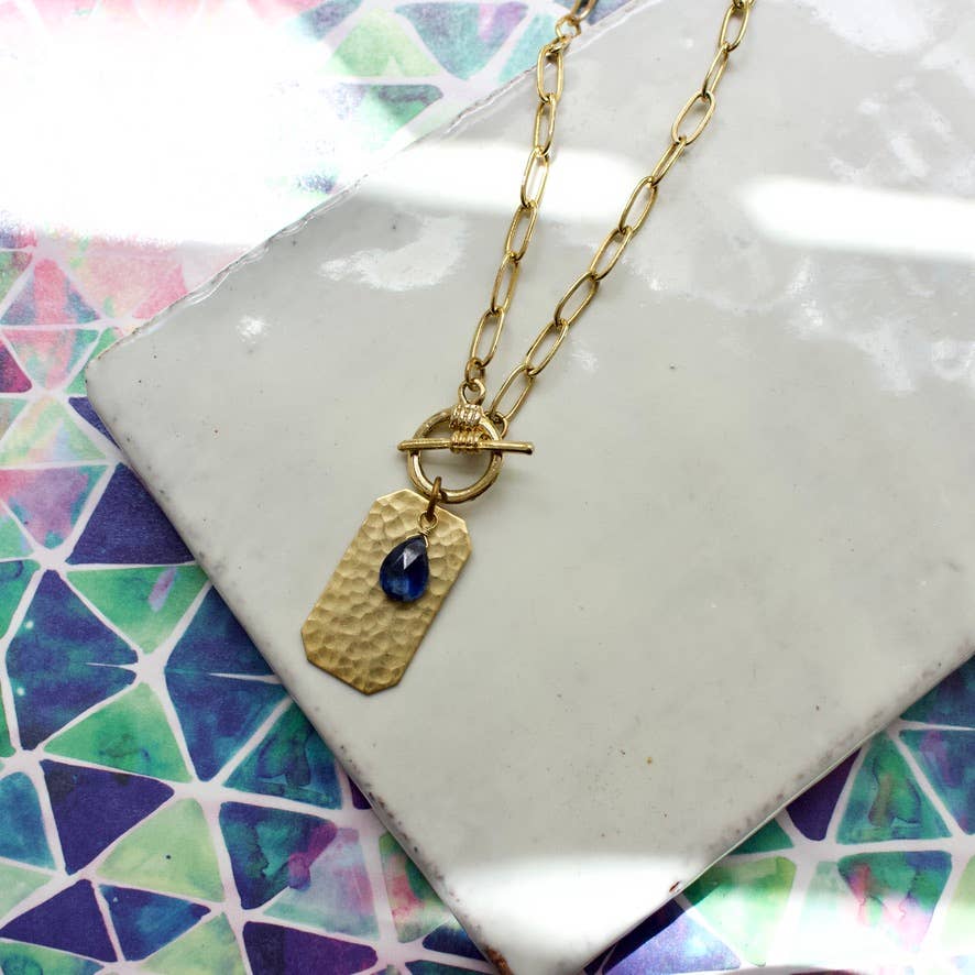 a.v. max - Wholesale Pendant/Charm Necklace - Hammered Dog Tag|Semi Stone & Toggle Closure|Gold|17"5