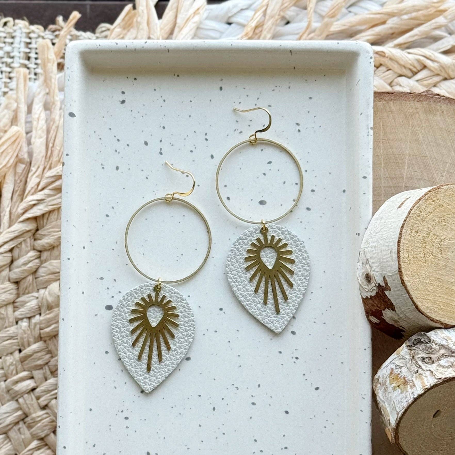 Wicket Goods – wholesale Hängande örhängen – Solis | Fossil1