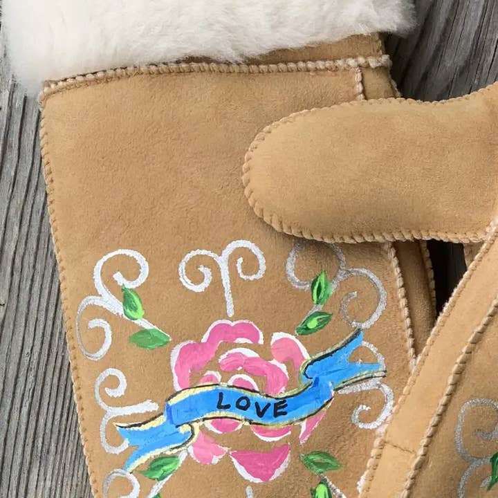 Tessa & Mimmi Clogs of Sweden - Wholesale Mittens - Women's - Love Sheepskin Mittens3