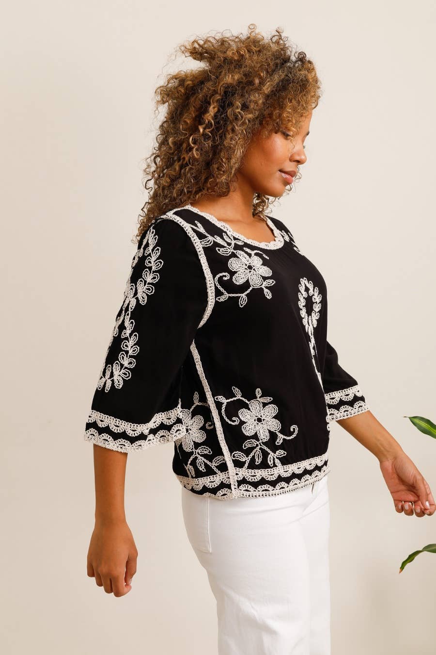 DIX-ONZE - Wholesale T-Shirt - Women's - Embroidered Top with 3/4 Sleeves – Lace Trim2