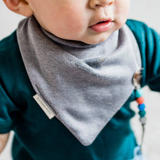 Cloud Solids: Babador de bandana cinza por atacado de Bohemian Babies