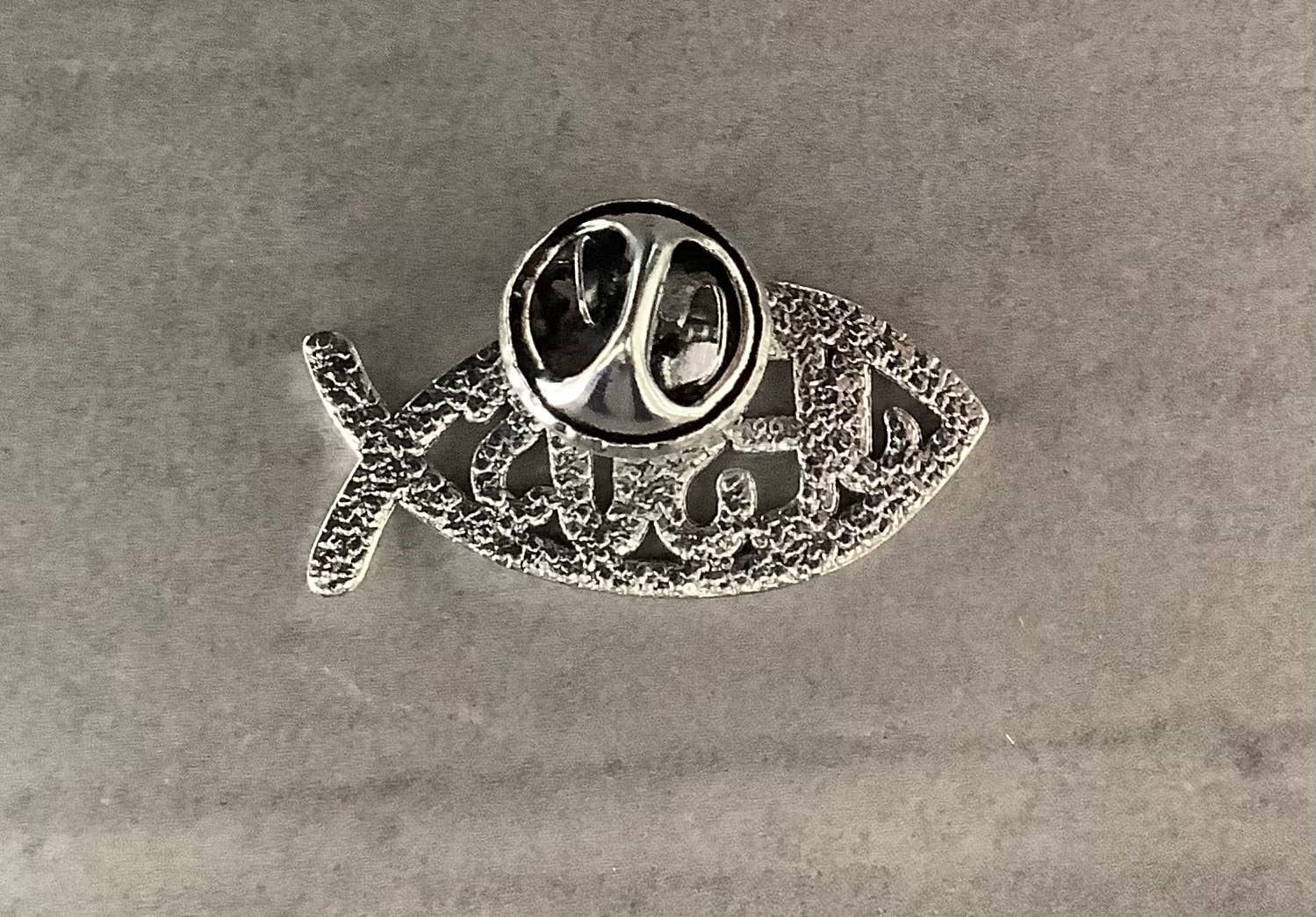 Faithstrings – wholesale Lapel pin/button – Christian Gift Jesus Pin Badge Gift 🎁 silver effect 2