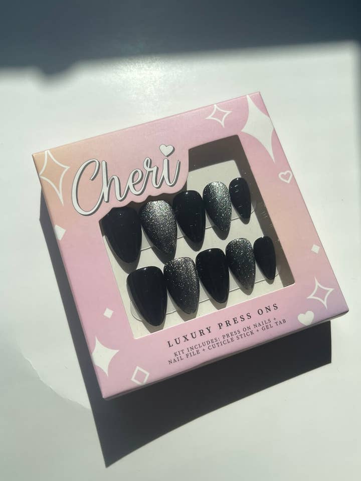 Kit à ongles Press On (copie) pour la vente par Cheri Press Ons