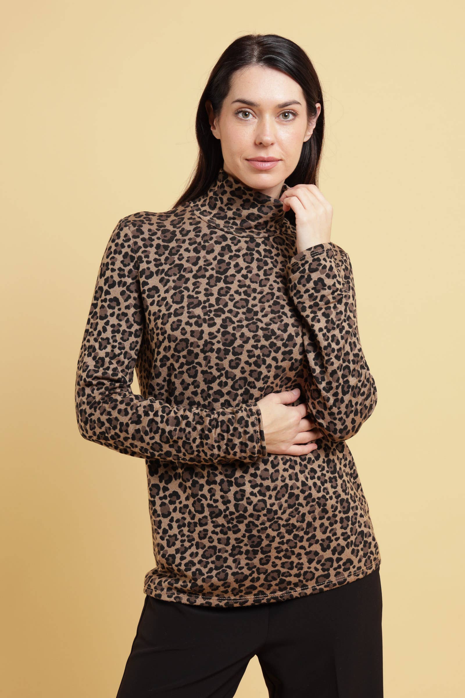 Mimi & Gogo - Wholesale T-Shirt - Women's - Leopard Turtleneck Top @5672_HLeoColChemine9