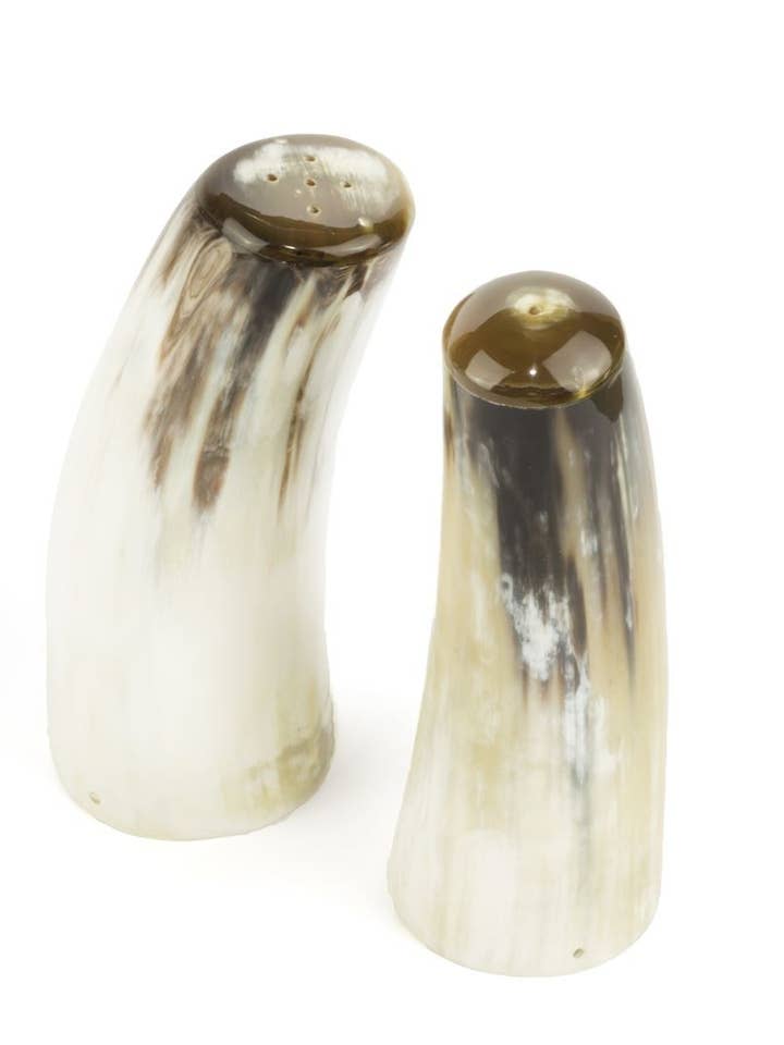 Big Salt and Pepper Shaker in Blond Horn for wholesale by rivêt - L'Indochineur