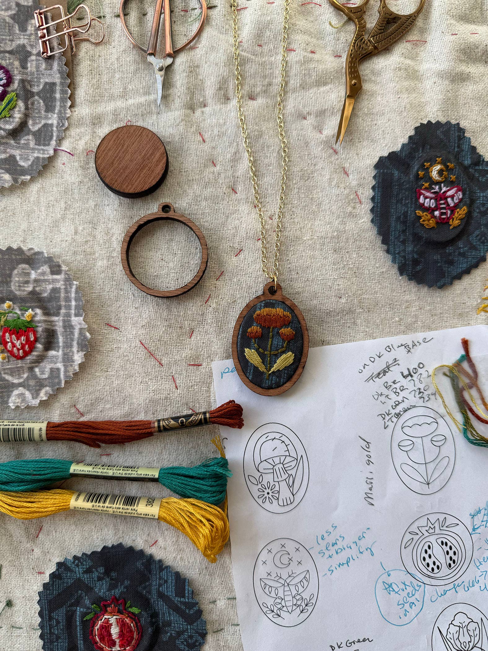 Rikrack - Wholesale Craft Sewing Kit - Folk Flowers Embroidery Necklace Kit5