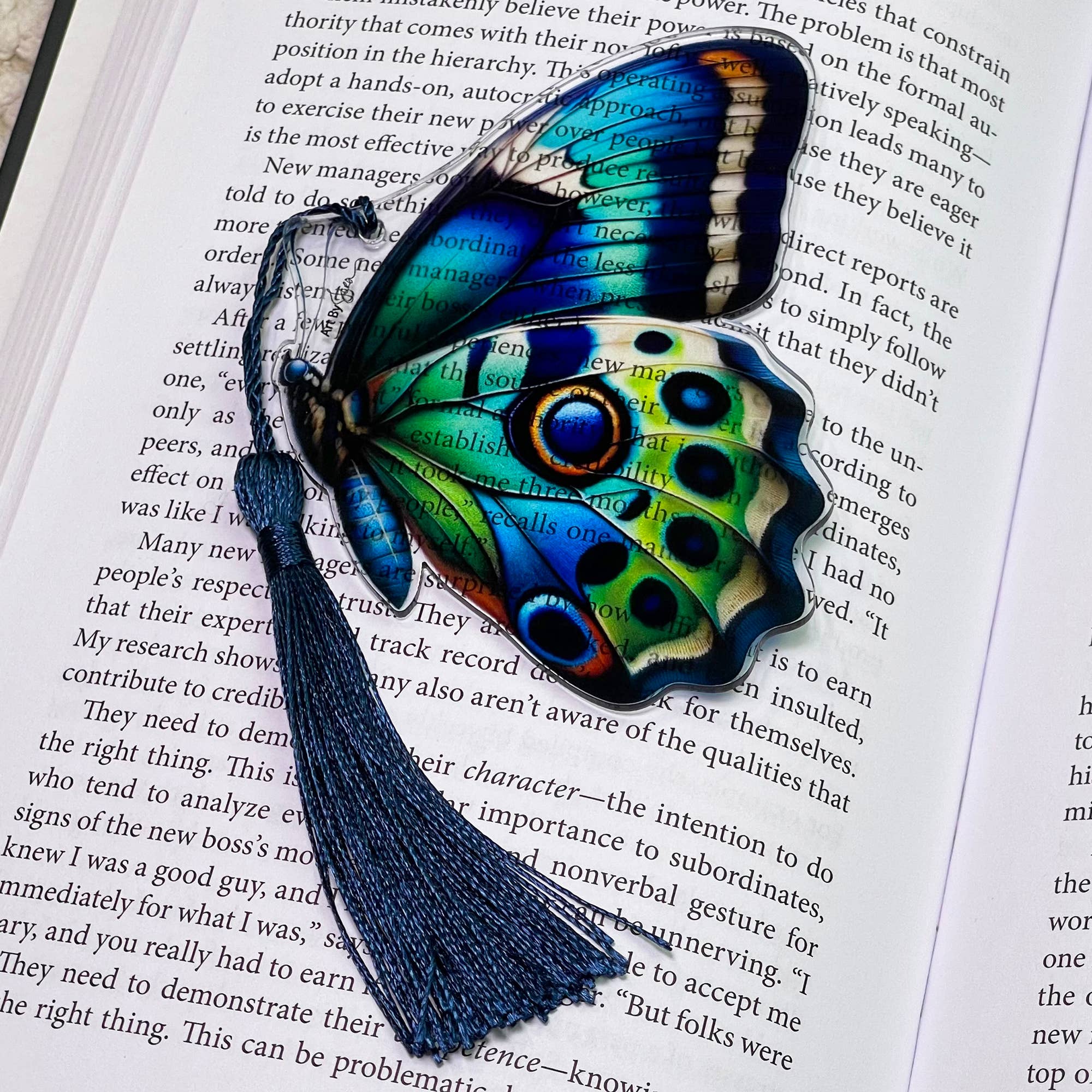 Lifeforce Glass, Inc. – Engroshandel Bogmærke – Akryl sommerfuglebogmærke med kvast, blå1