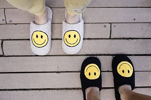 Funky Junque - Wholesale Slippers - Women's - Plush Slippers - Smiley Face - Black3
