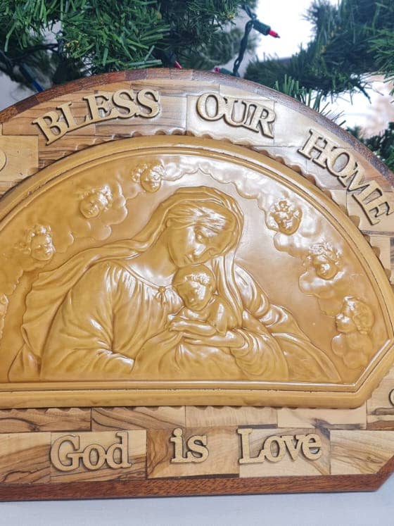 God zegen ons huis Moeder Maria en Baby Jezus Plaquette - God is Liefde voor wholesale door Holyland Artisans