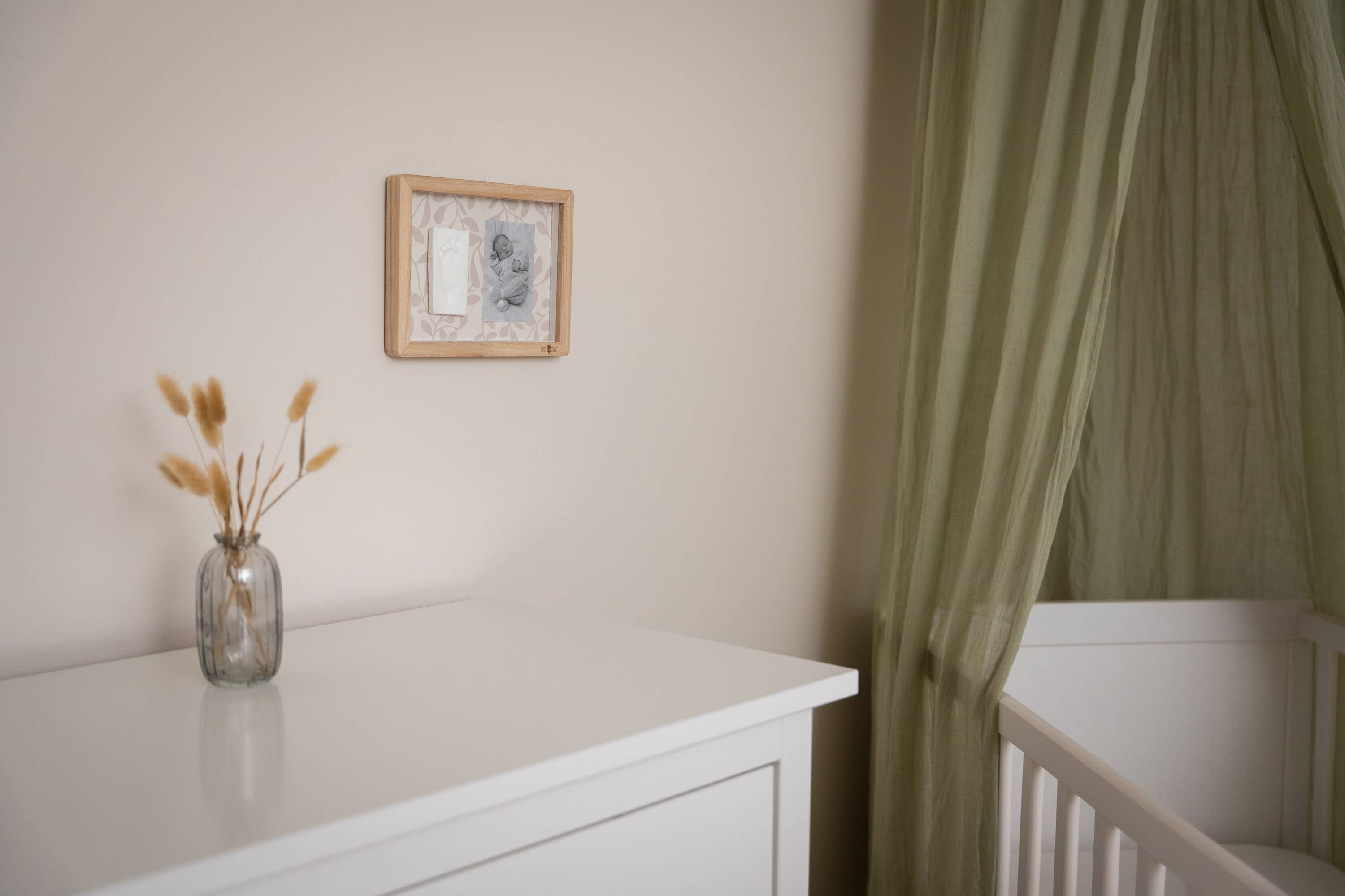 PJM Distributions Inc - Wholesale Picture Frame - Kids & Baby - Petit Artichaut | Classic Frame - Ivy Grey | Imprint Frame4