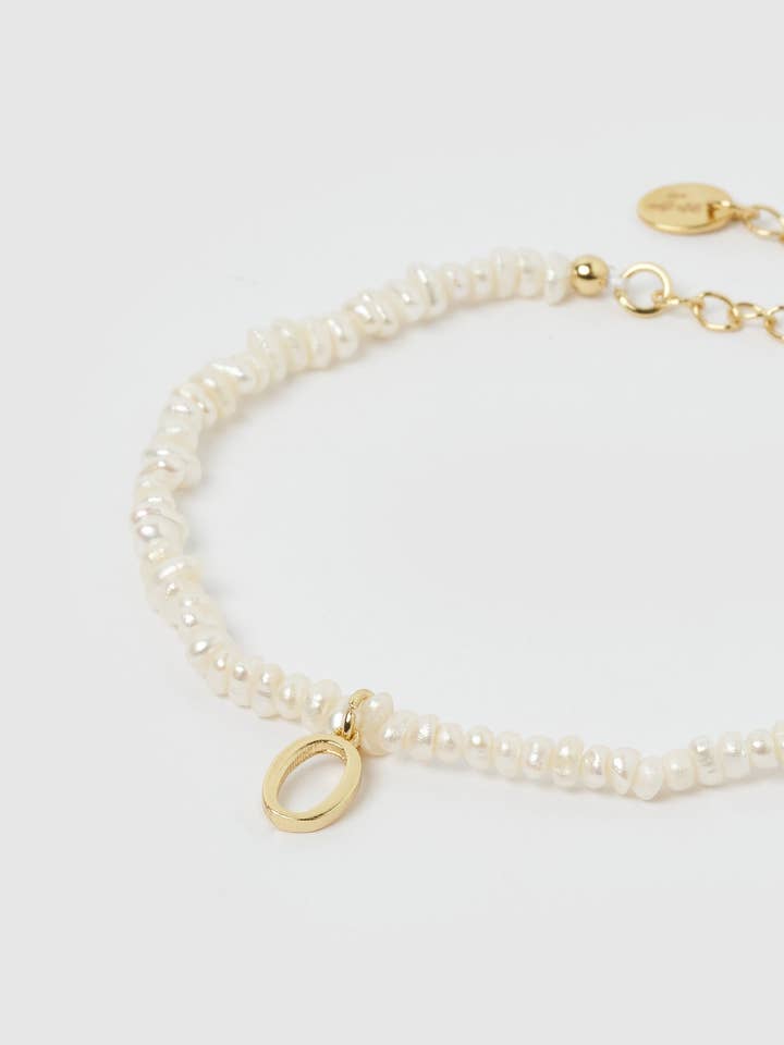 Miz Casa & Co Parel Letter O Armband voor wholesale door Izoa pty ltd