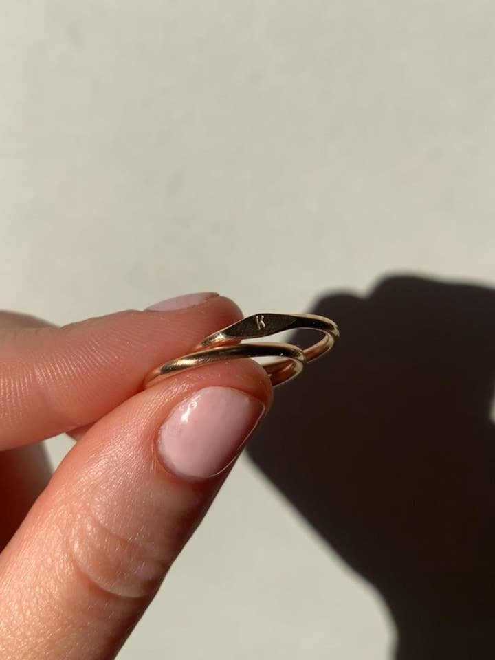 Fed indledende ring for engroshandel hos Simply Jules Jewelry