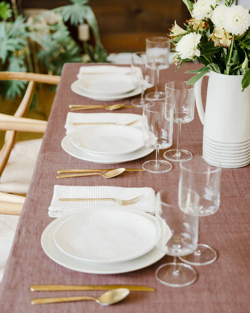 Creative Women - Wholesale Tablecloth - Stone Washed Linen Tablecloth // 84" x 60"10