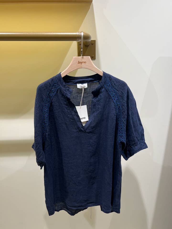 Camiseta de linho bordada com decote em V T07799 por atacado de Joyna