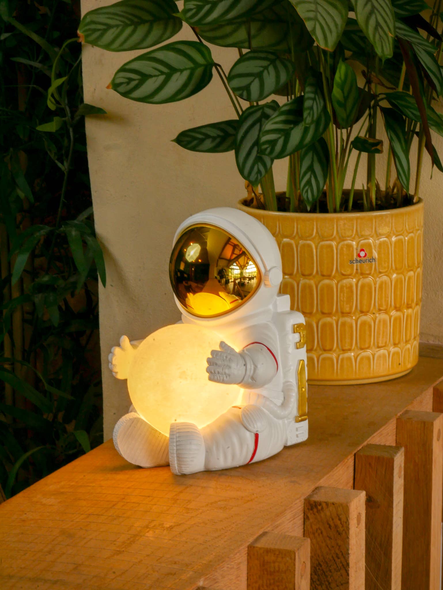 Steepletone UK Ltd - Wholesale Accent/bureaulamp - ASTRO LIGHTS - Nachtlampjes voor astronauten4