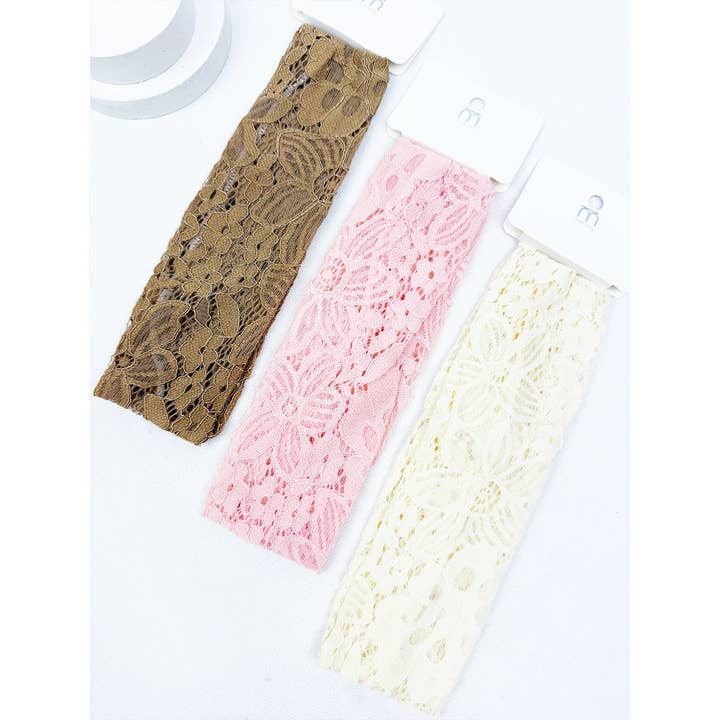 Ensemble de bandeaux en dentelle extensible ton neutre pour la vente par Love and Repeat