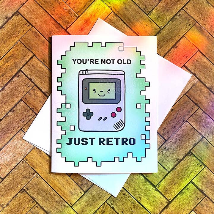 Je bent niet oud, alleen retro - Handgetekende verjaardagskaart voor wholesale door NERDY PAPER CO.