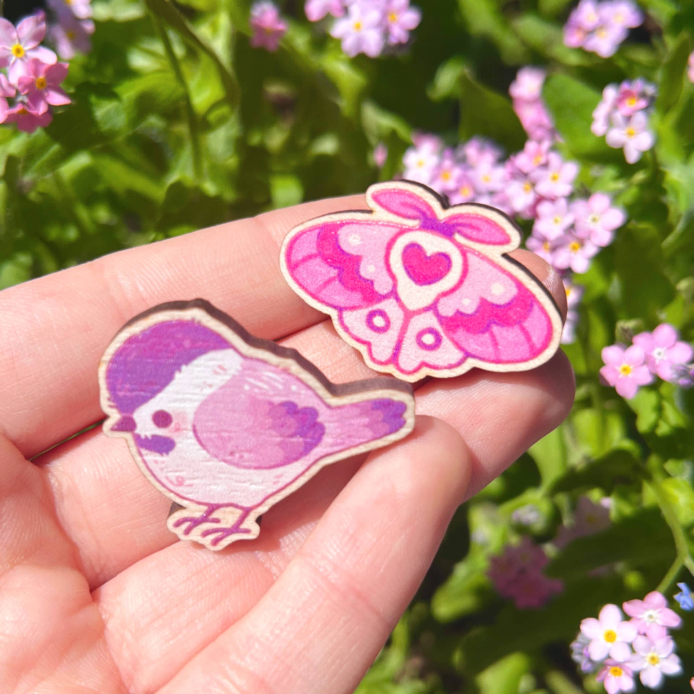 Rowan Kingsbury - Wholesale Lapel Pin/Button - Chickadee Wooden Pin1