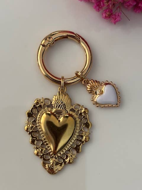 Ex-voto Anhänger mit heiligem Herz, Taschenanhänger, Geschenk für Frauen in Gold und Weiß für den Großhandel von Miss DJ Angel