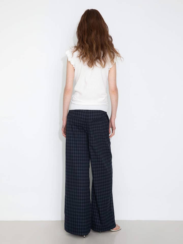 CUBIC - Wholesale Knit Top - Women's - Ruffled Sleeve Sleeveless Knit Top with Attached Scarf12