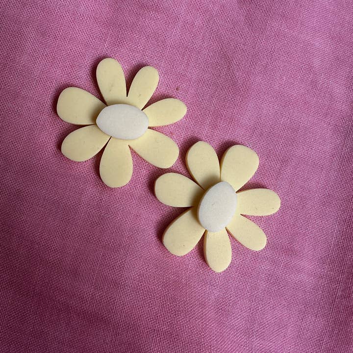 Emeldo - Wholesale Dangle Earrings - Estelle Flower Earrings // select colour6