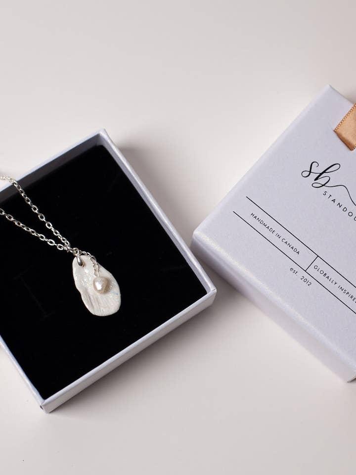 Colar de Conchas Coralie por atacado de Standout Boutique