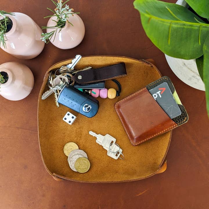 Integral Leather - Wholesale Desk tray - Leather Valet Tray | Personalised Catchall | Desk Organiser | DND Dice Tray |2