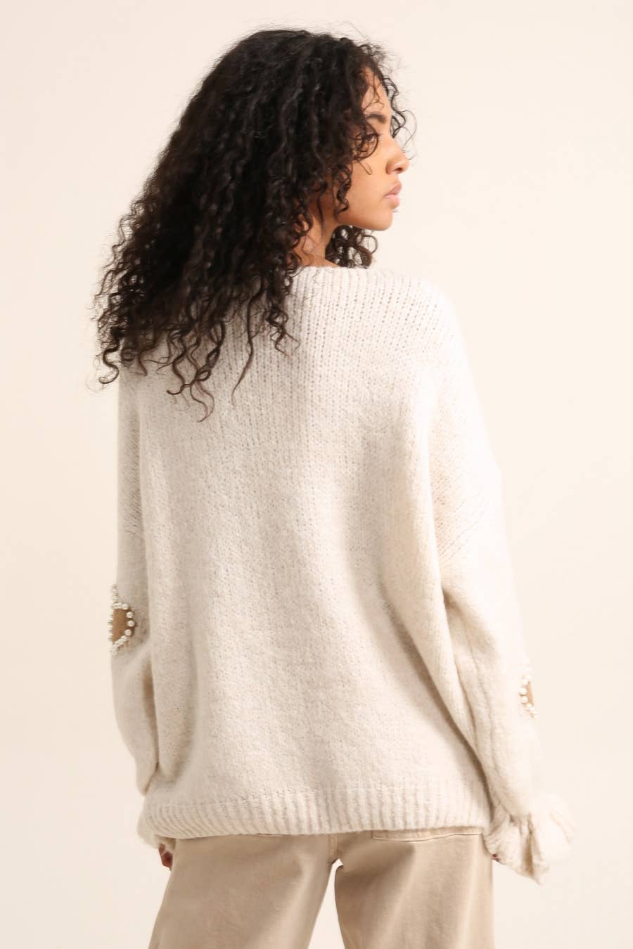 LÉA & LUC – wholesale Pullovertröja - Dam – Tröja med hjärtmönster och pärlor, V-ringad, dam24