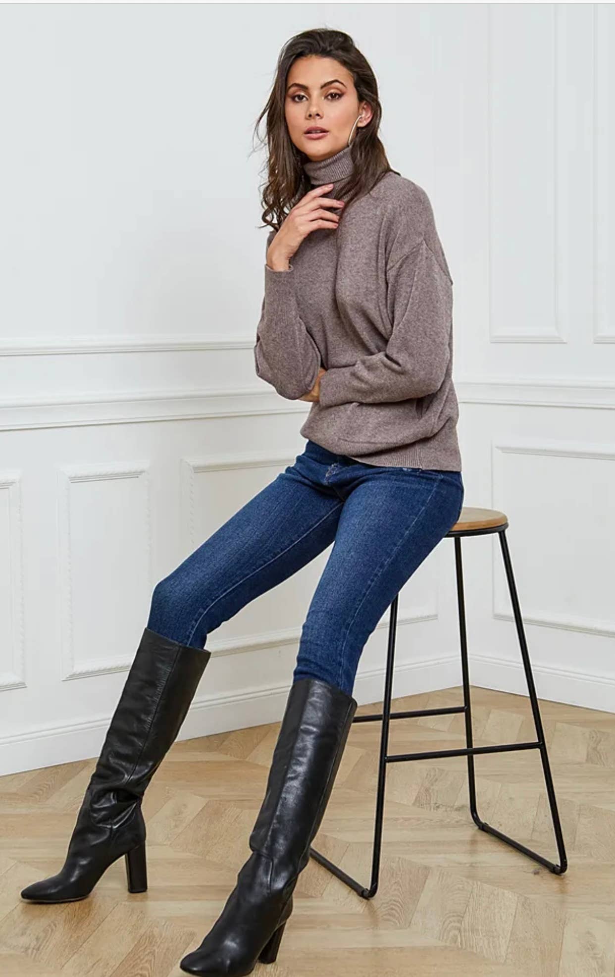 LÉA & LUC – wholesale Knitted jumper – Women′s – Turtleneck sweater with pockets REF. 003052