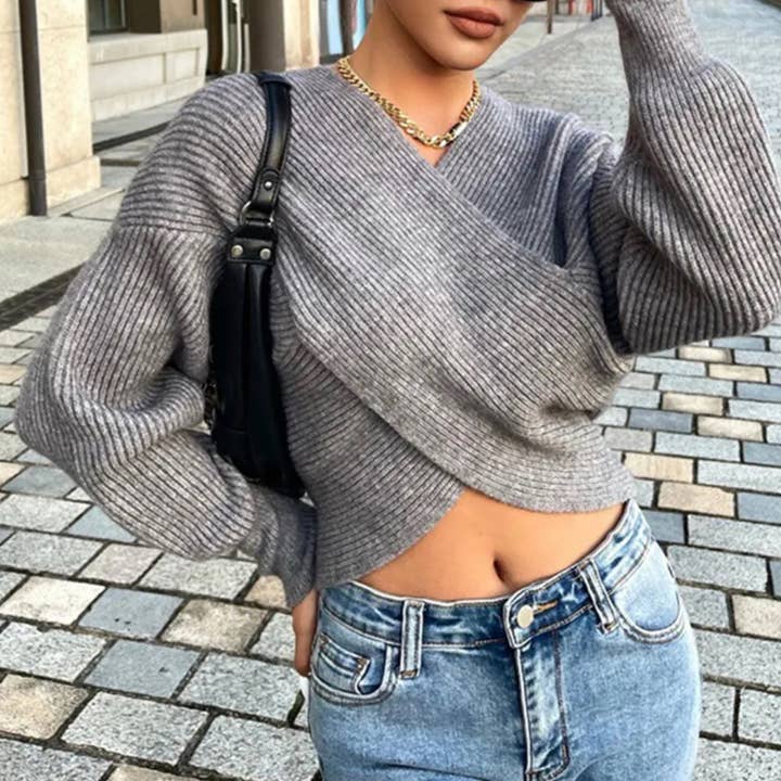 Pull en maille à motif croisé pour la vente par Serenity Collective