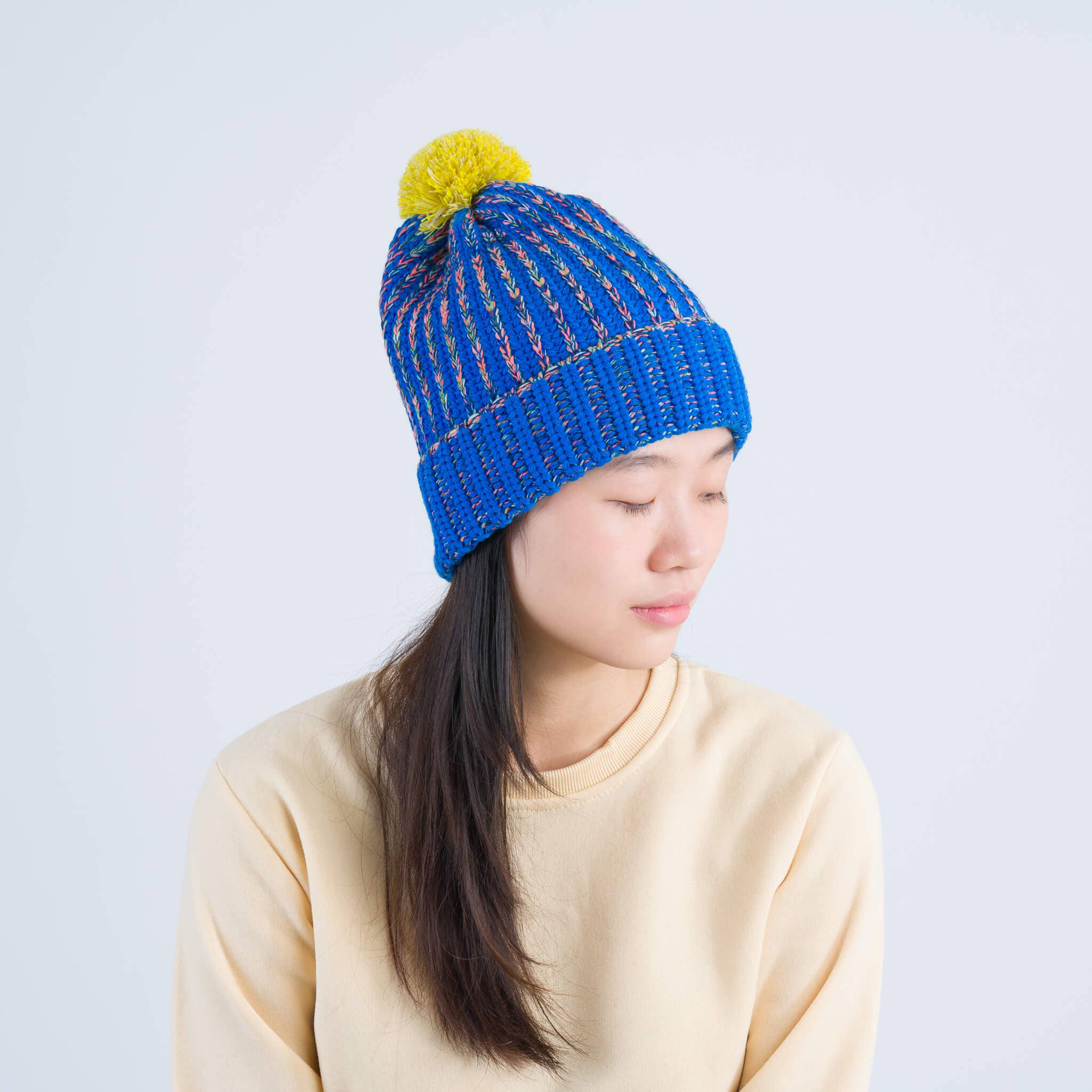 VERLOOP | knits - Wholesale Beanie - Women's - Super Mix Pom Beanie3