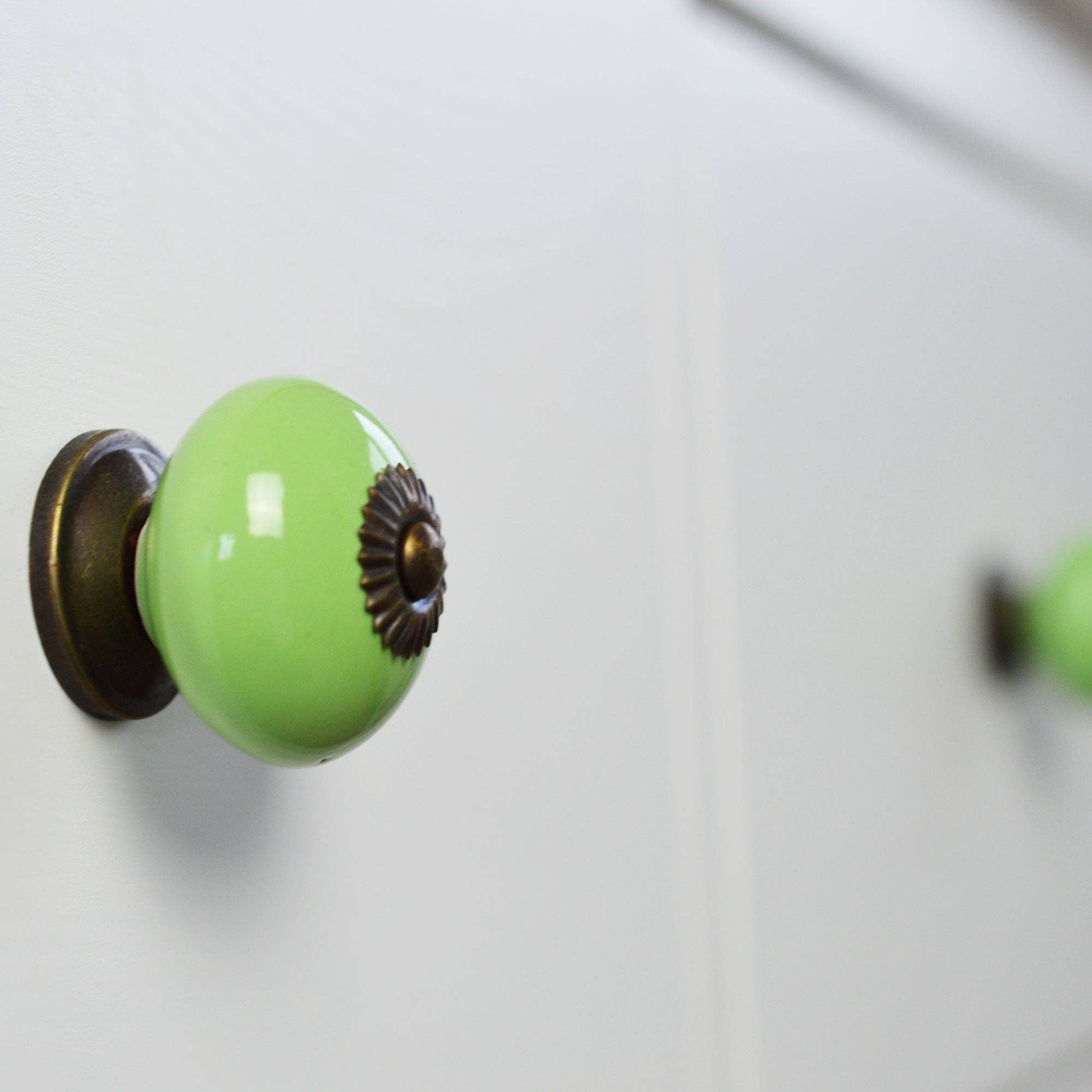Rinkit Pty Ltd - Wholesale Knob/pull - Round Ceramic Drawer Knob - Green1