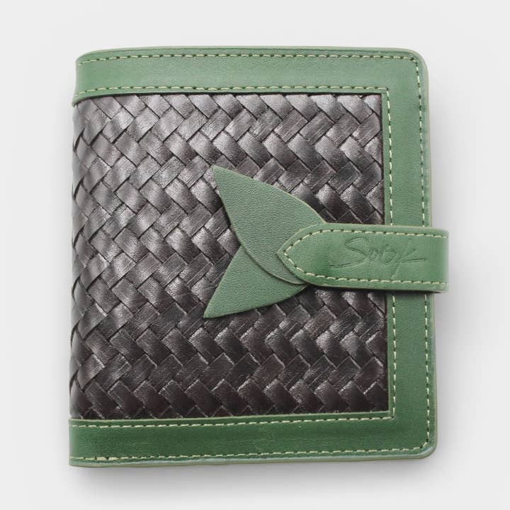 SS26 Lumi - Carteira Curta de Couro Tecido à Mão Verde & Café Escuro por atacado de Sook Stainable