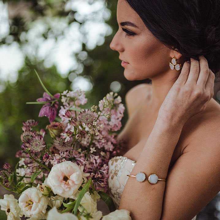 ACUS – wholesale Hängande örhängen – YOGA STORA VITA ÖRHÄNGEN3