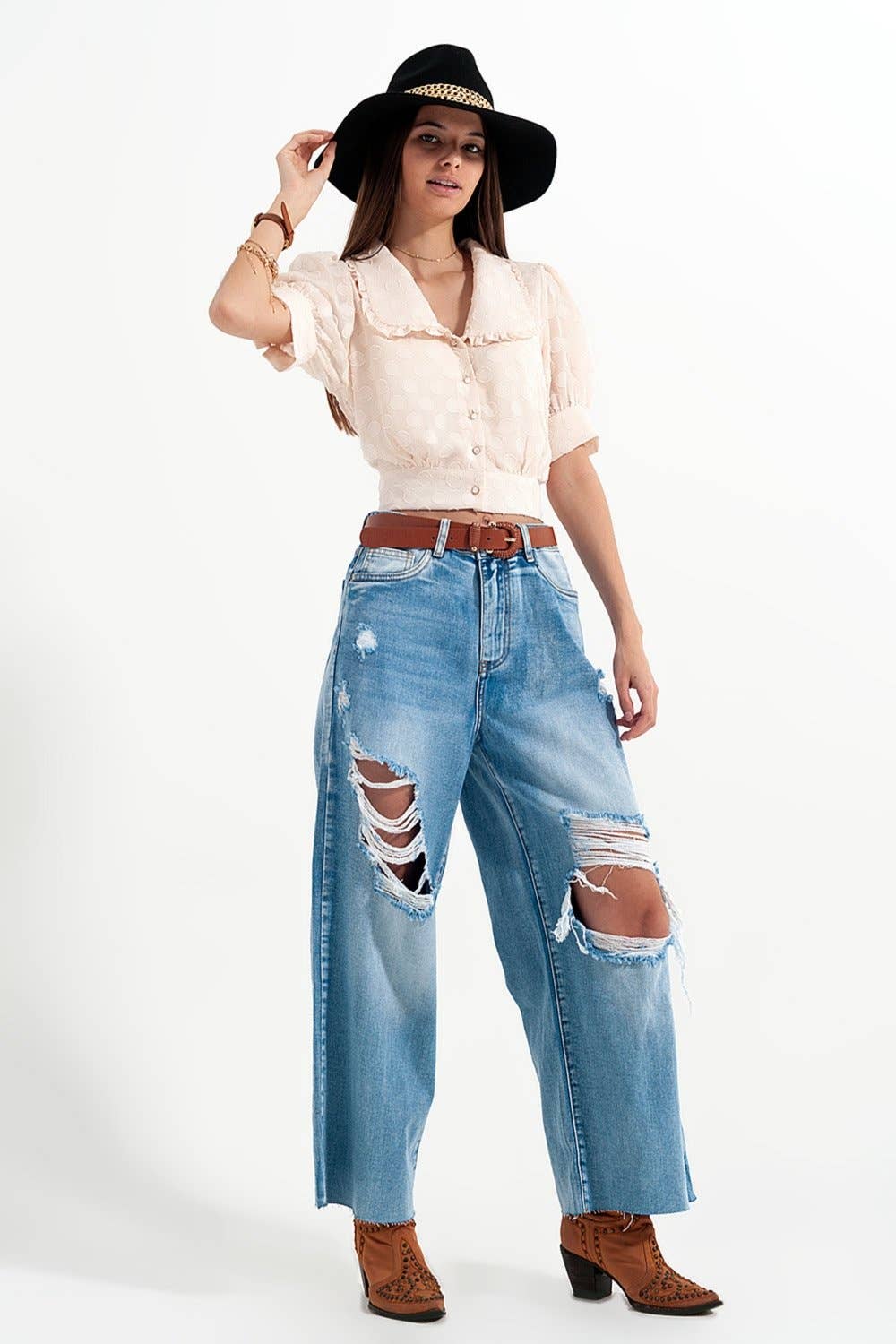 Beige Blusa de lunares beige con cuello babero y adornos de venta al por mayor en Faire2