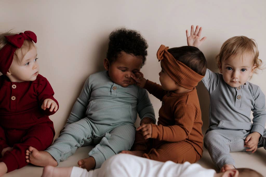 Three Little Tots - Wholesale Rompertje - Baby - Baby ribgebreide romper met zakken9