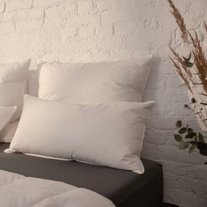 Luxecosy - Wholesale Bedding Pillow - Luxe feather pillow4