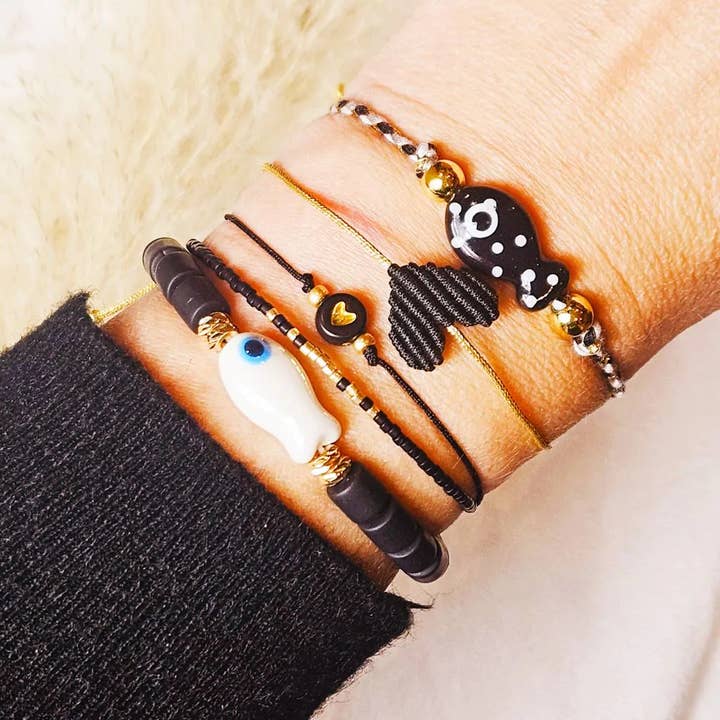 Ibiza Boutique - Wholesale Charm/Dangle Bracelet - Heart bracelet black1