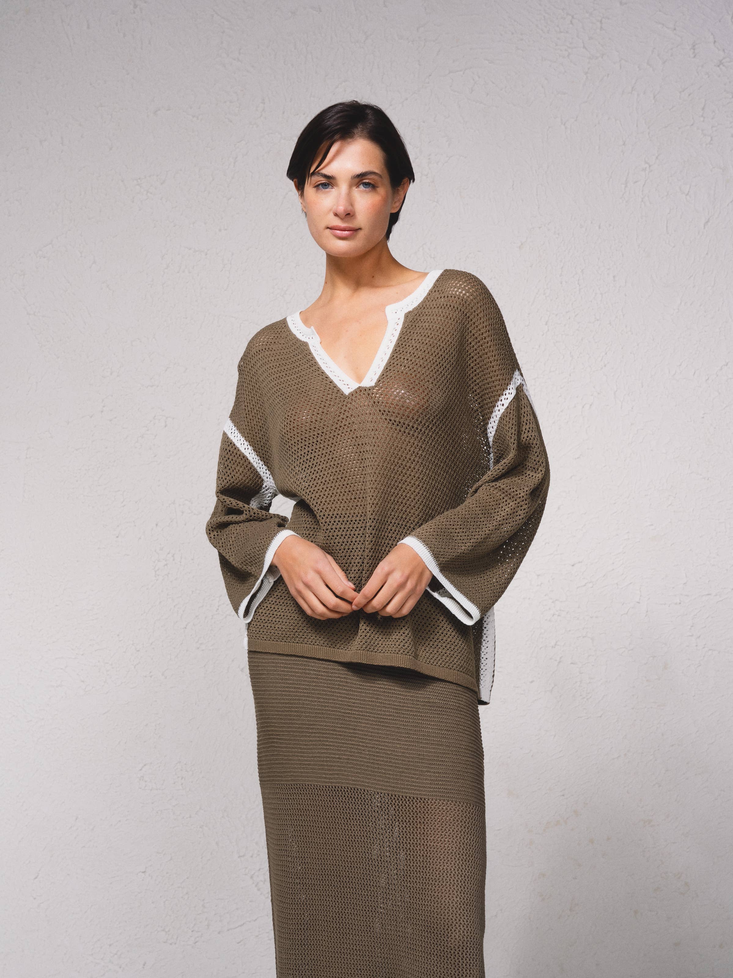 SMF - Wholesale Knit Sweater - Women's - 259158 - Sweater with contrast stitching 1