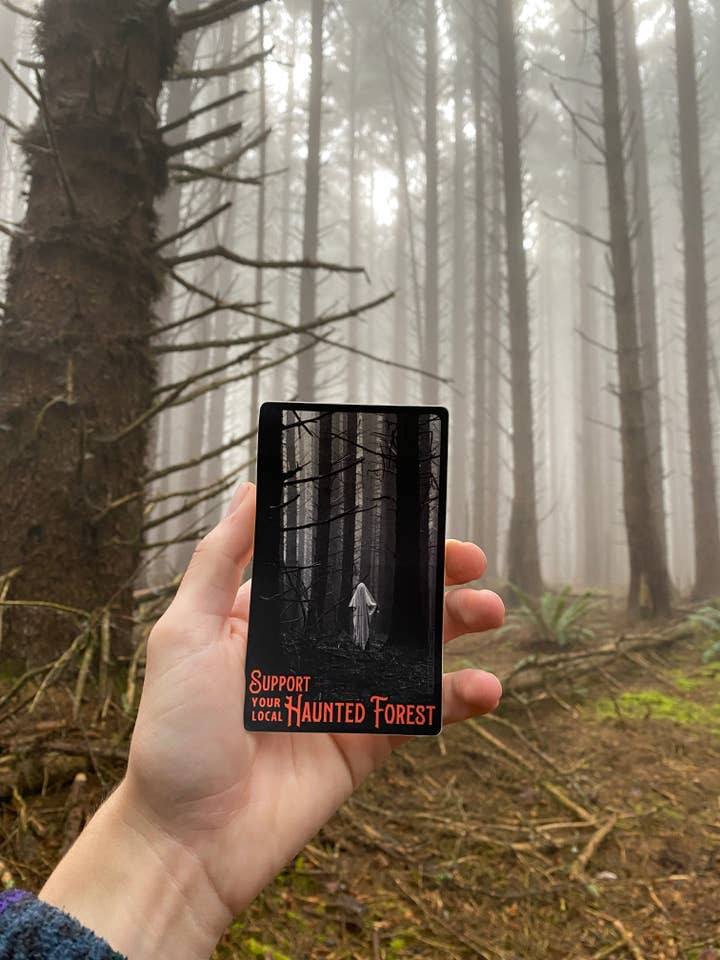 Soutenez votre forêt hantée locale - Autocollant de 3 x 5 pouces pour la vente par Will Suiter Photography & Studio